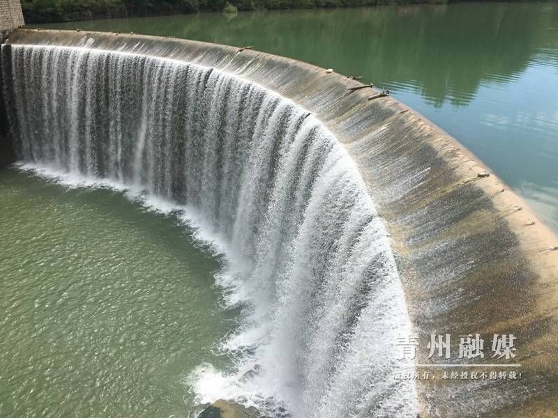 青州壯麗磅礴！釣魚臺水庫溢洪