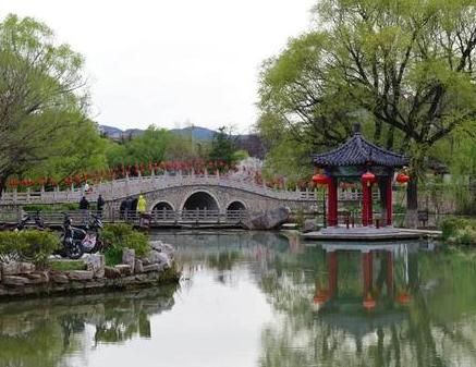 青州市：春風(fēng)正度范公亭